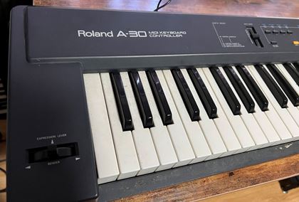 Roland-A-30 MIDI master keyboard